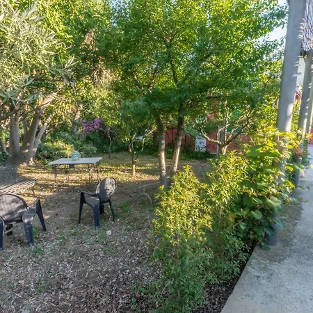 Giardino Labruto דירה *